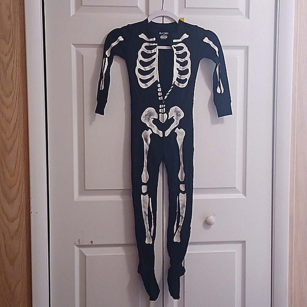 Old Navy- BONES GLOW IN THE DARK PJS .